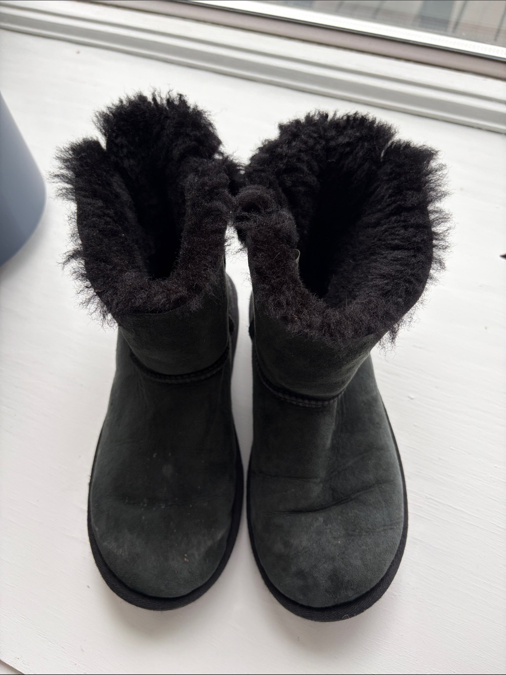 Ugg Bailey Satin Bow Boots size 4